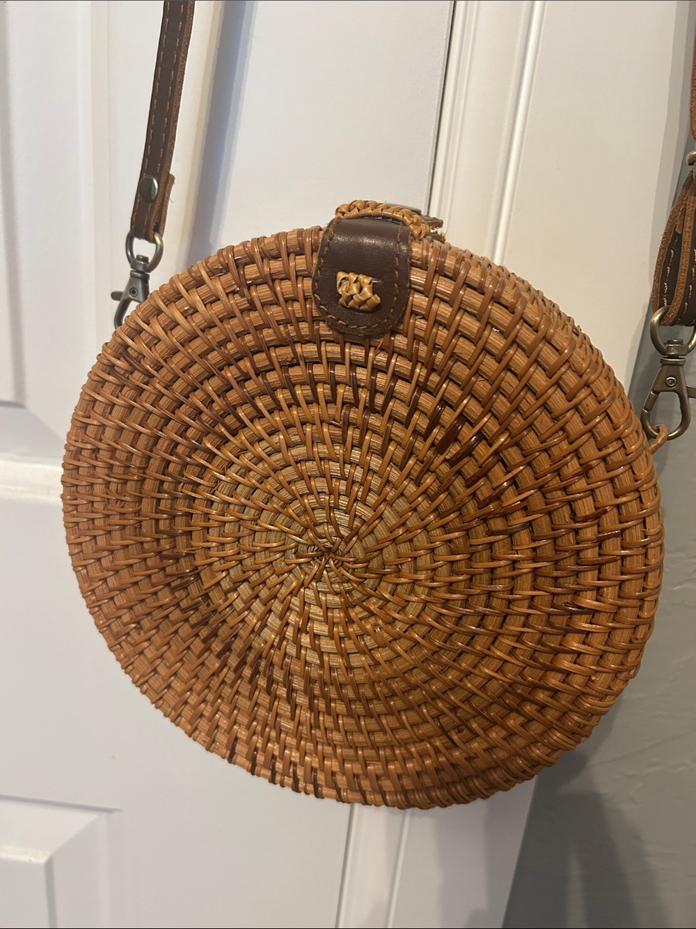 Round Woven Crossbody Bag in Brown